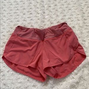 Lululemon Speed up shorts “2.5